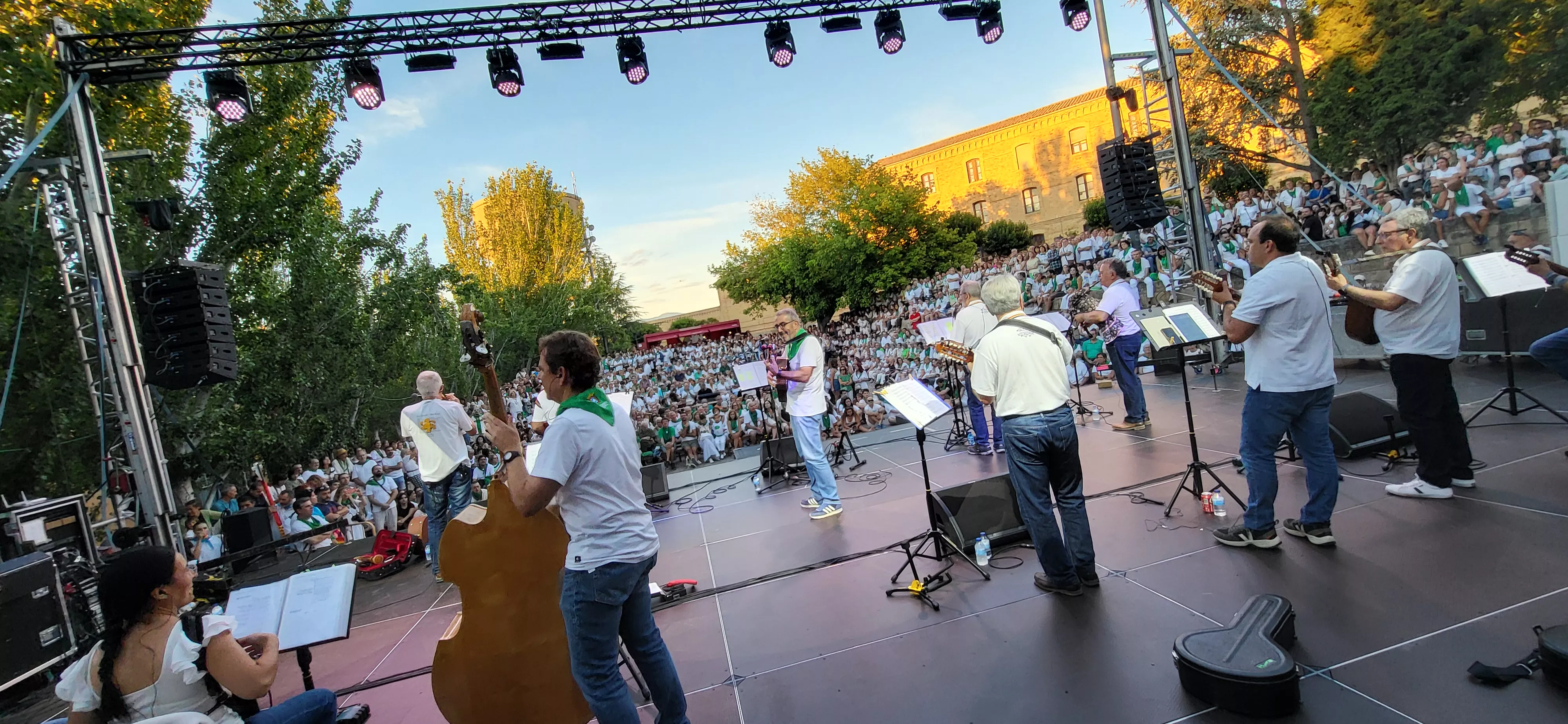 La Ronda de Boltaña en la plaza General Alsina. Foto: Mercedes Manterola