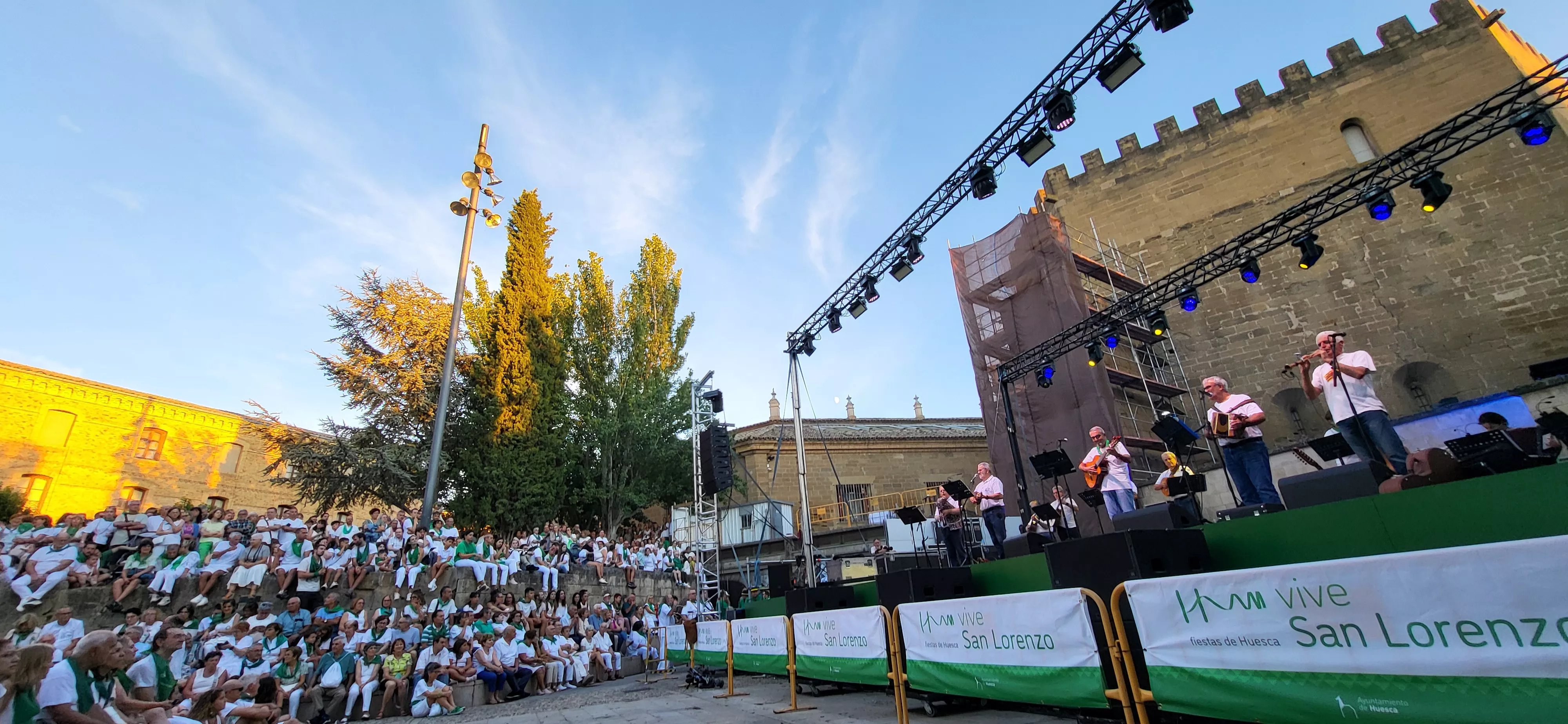 La Ronda de Boltaña en la plaza General Alsina. Foto: Mercedes Manterola