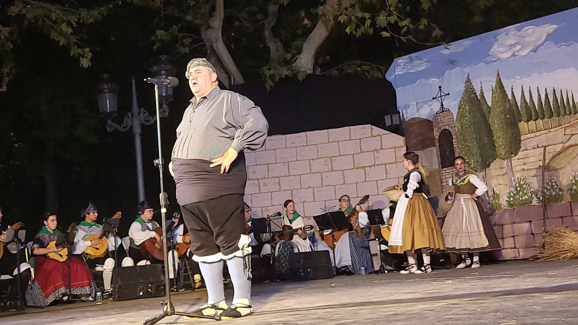 Elenco Aragonés en el Parque Miguel Servet de Huesca