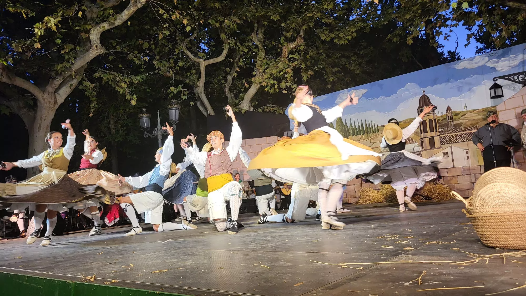 Elenco Aragonés en el Parque Miguel Servet de Huesca