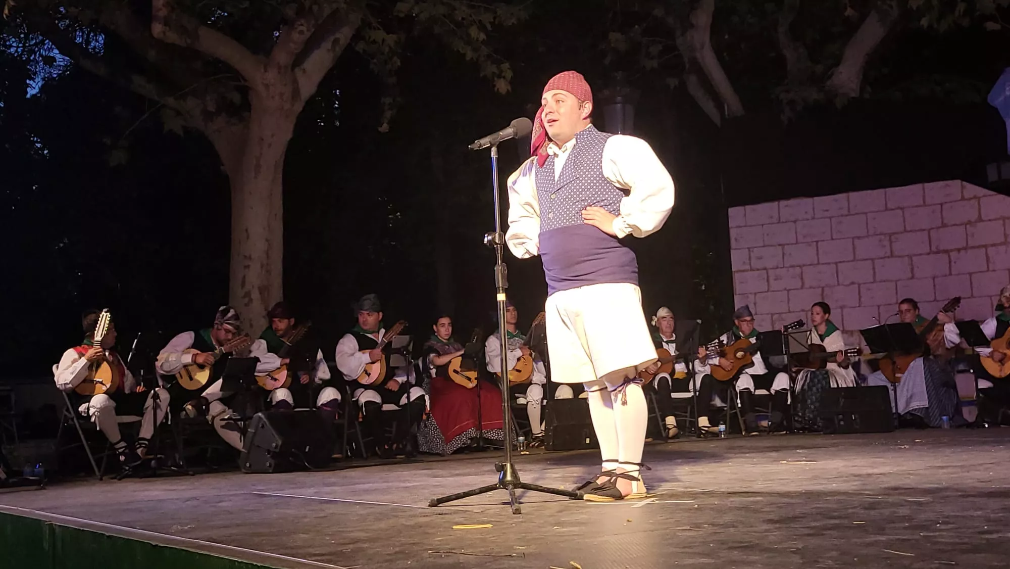 Elenco Aragonés en el Parque Miguel Servet de Huesca