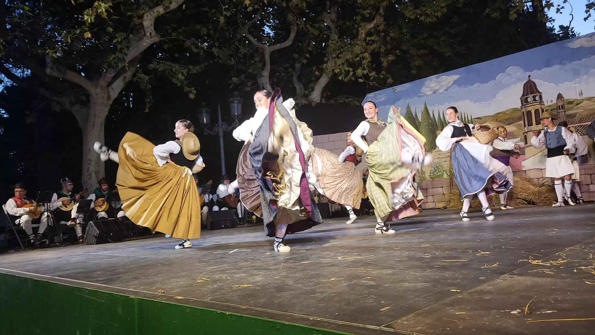 Elenco Aragonés en el Parque Miguel Servet de Huesca