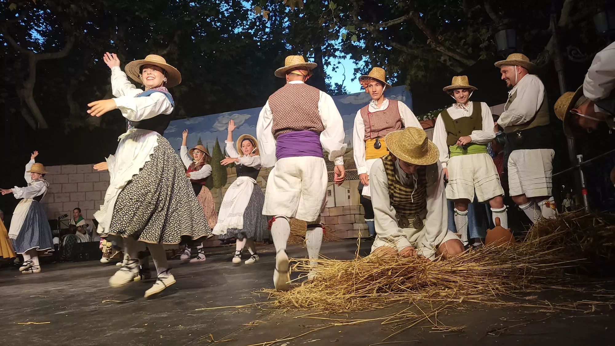 Elenco Aragonés en el Parque Miguel Servet de Huesca