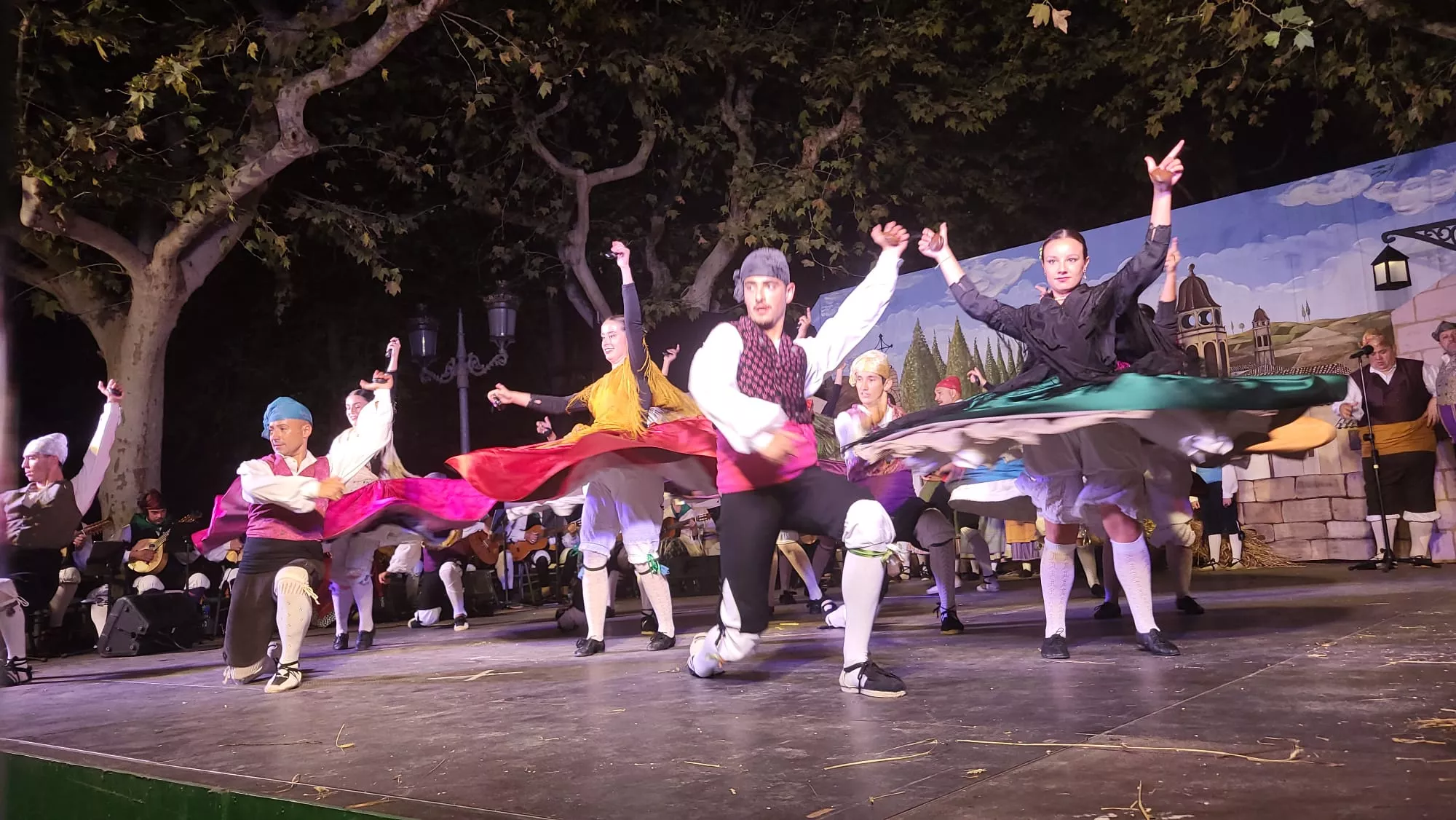 Elenco Aragonés en el Parque Miguel Servet de Huesca