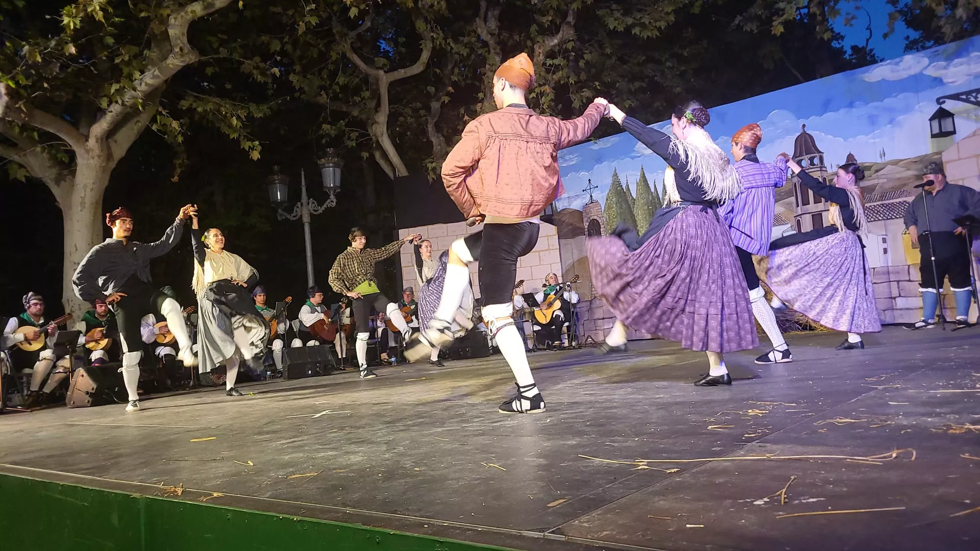 Elenco Aragonés en el Parque Miguel Servet de Huesca
