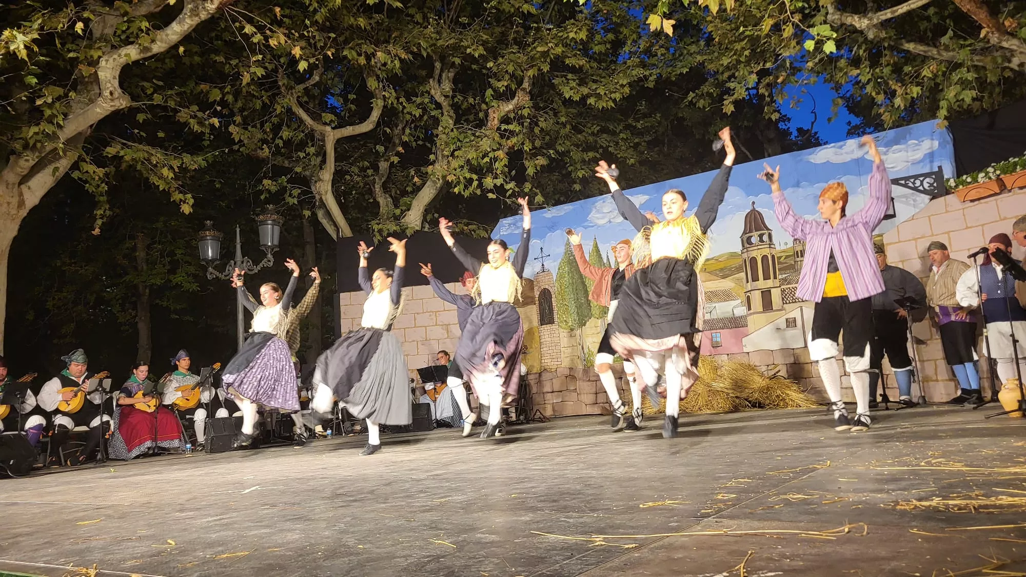 Elenco Aragonés en el Parque Miguel Servet de Huesca