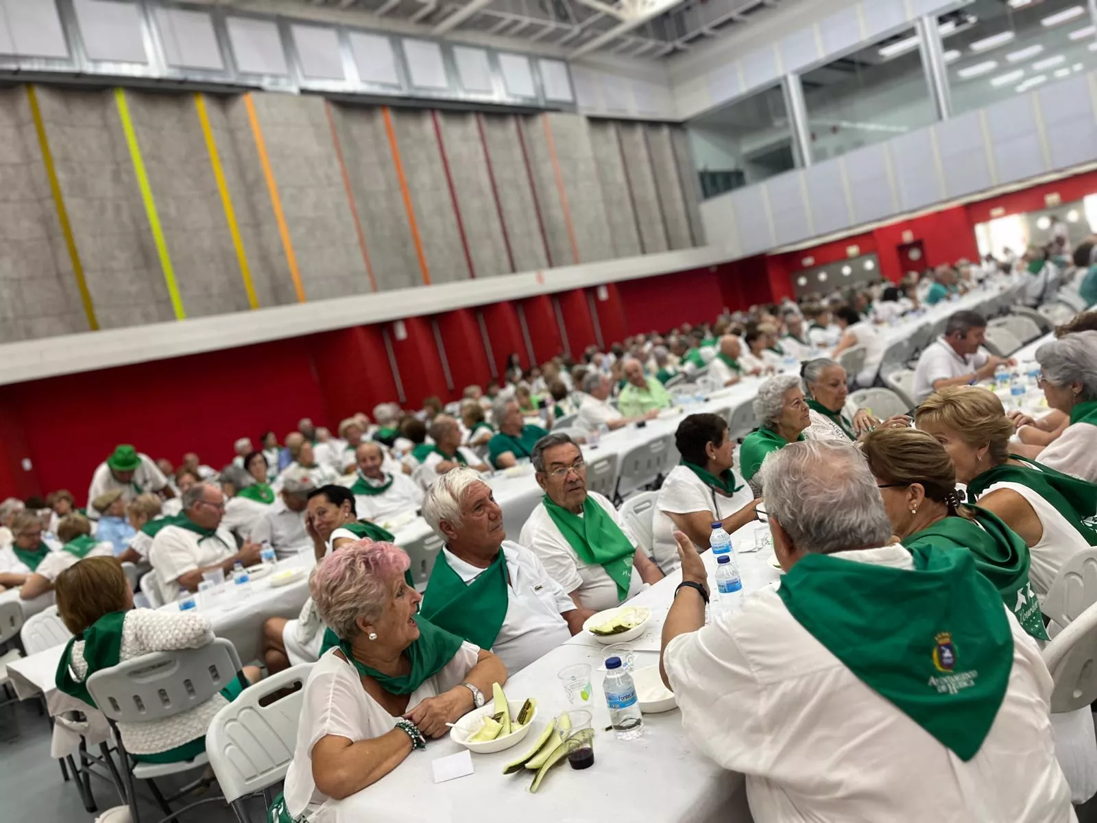 Homenaje a los mayores en las fiestas de San Lorenzo. Foto Mercedes Manterola