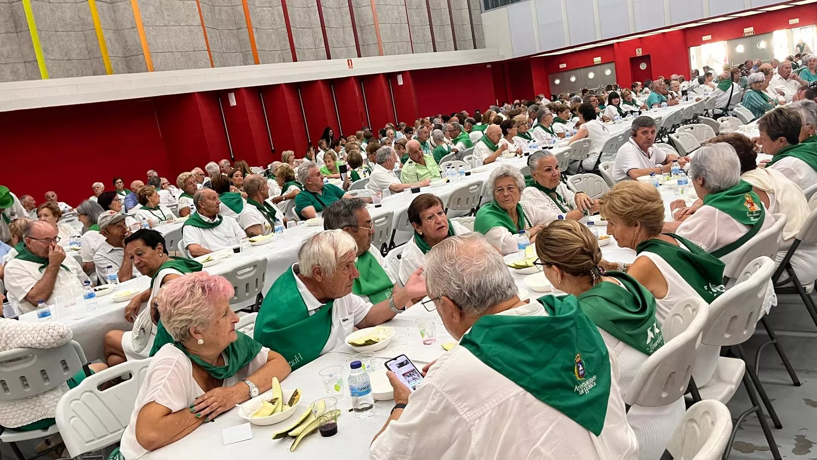 Homenaje a los mayores en las fiestas de San Lorenzo. Foto Mercedes Manterola