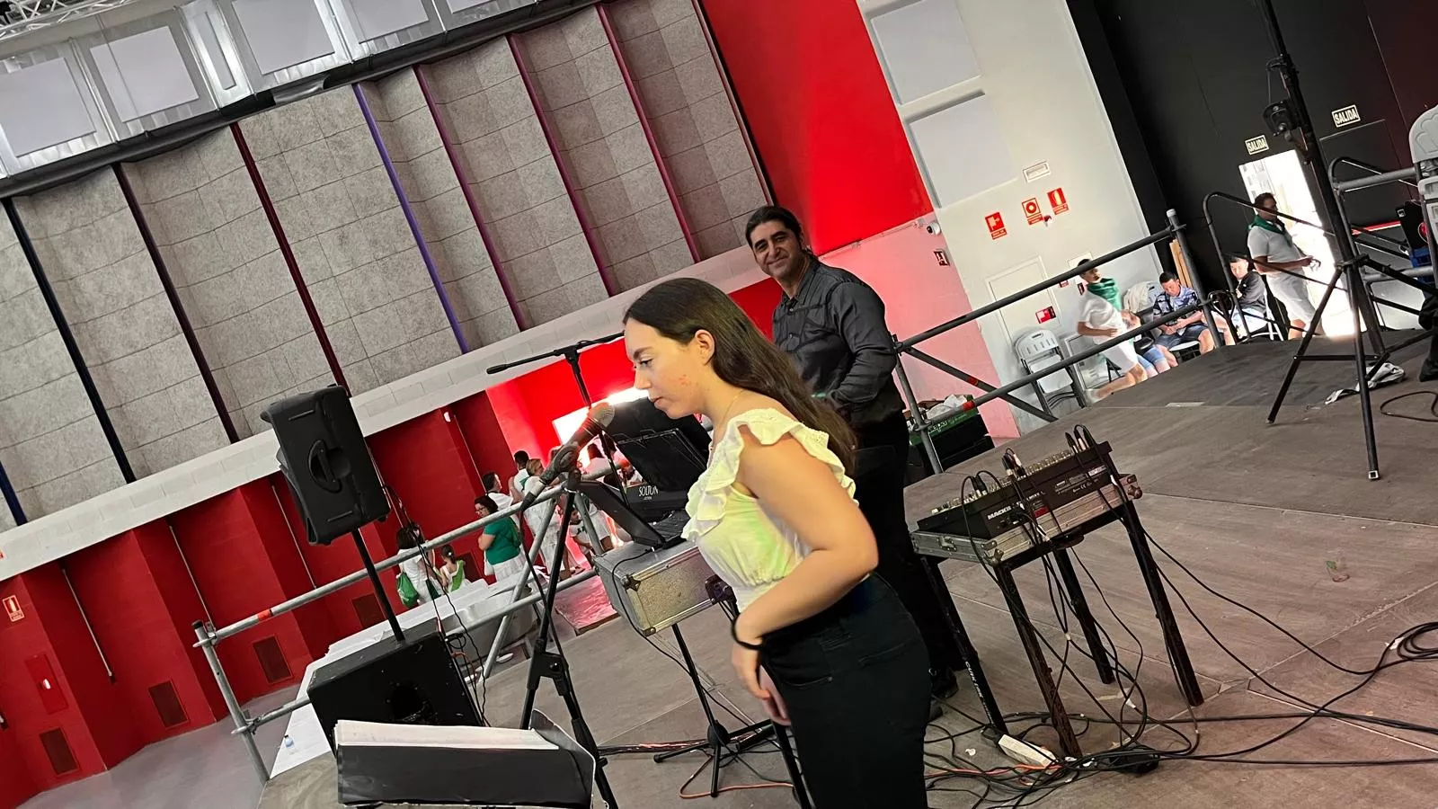 Homenaje a los mayores en las fiestas de San Lorenzo. Foto Mercedes Manterola