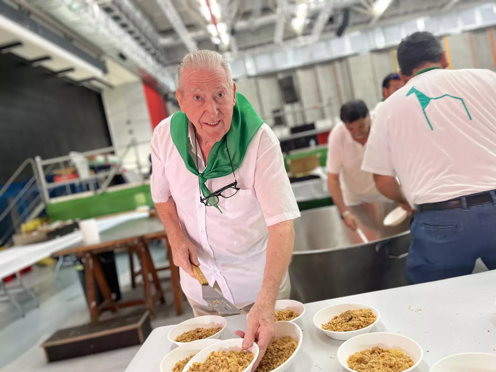 Homenaje a los mayores en las fiestas de San Lorenzo. Foto Mercedes Manterola