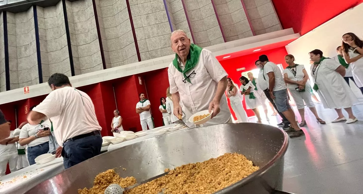 Homenaje a los mayores en las fiestas de San Lorenzo. Foto Mercedes Manterola