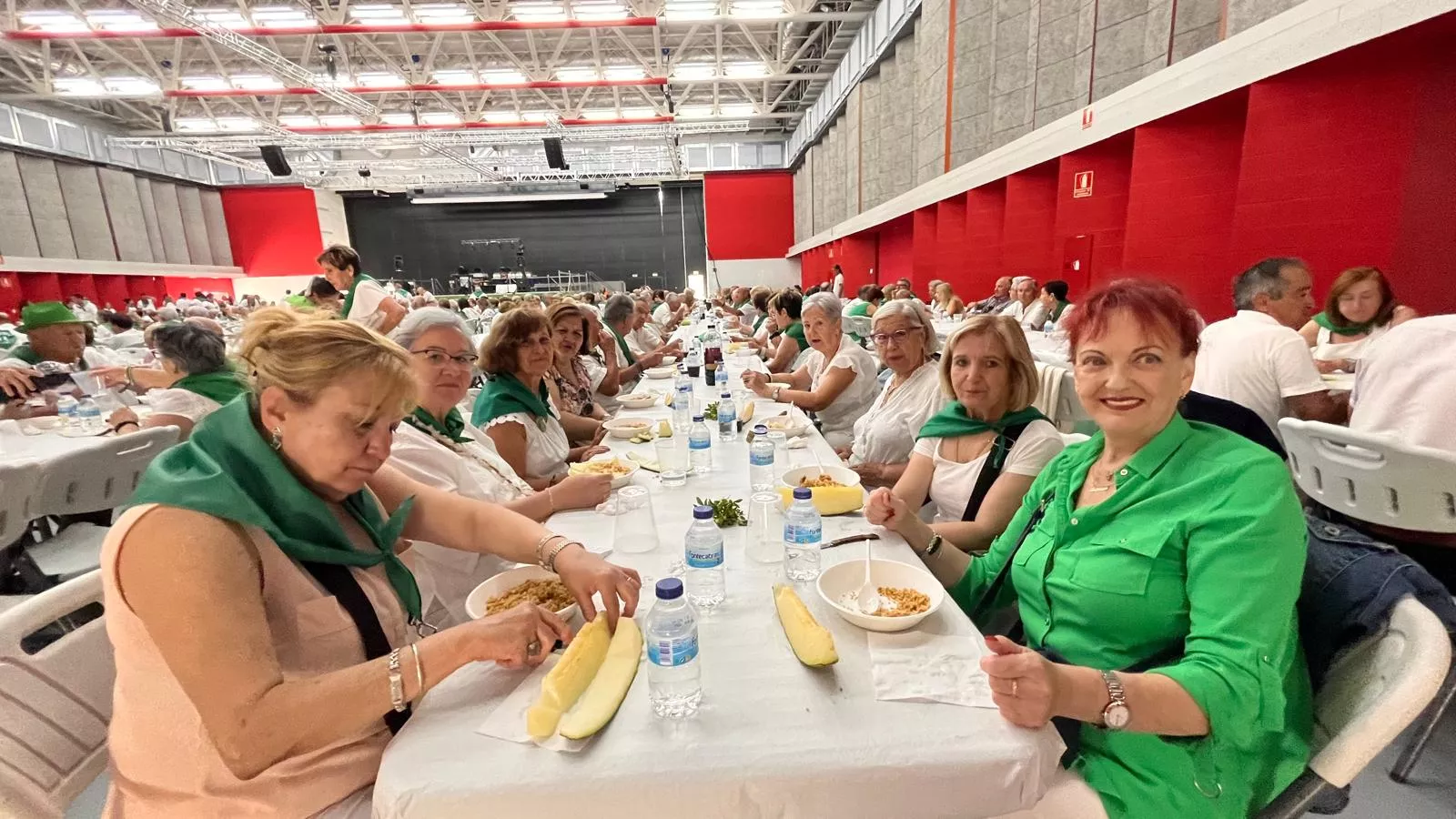Homenaje a los mayores en las fiestas de San Lorenzo. Foto Mercedes Manterola