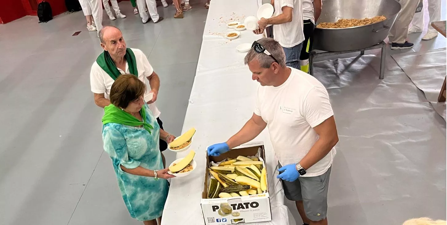 Homenaje a los mayores en las fiestas de San Lorenzo. Foto Mercedes Manterola