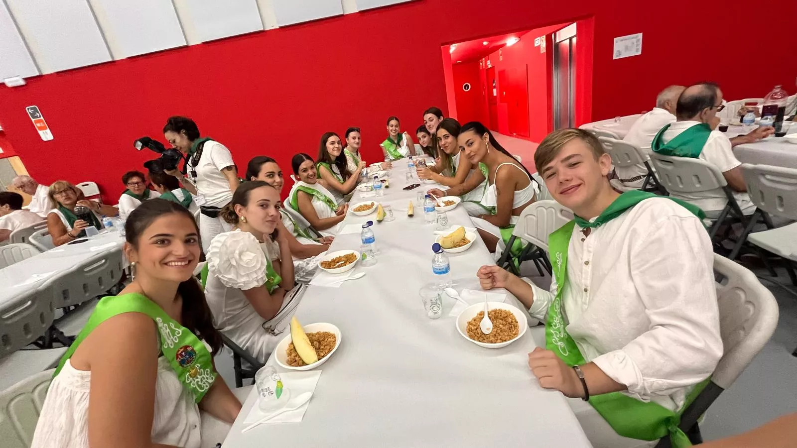 Homenaje a los mayores en las fiestas de San Lorenzo. Foto Mercedes Manterola