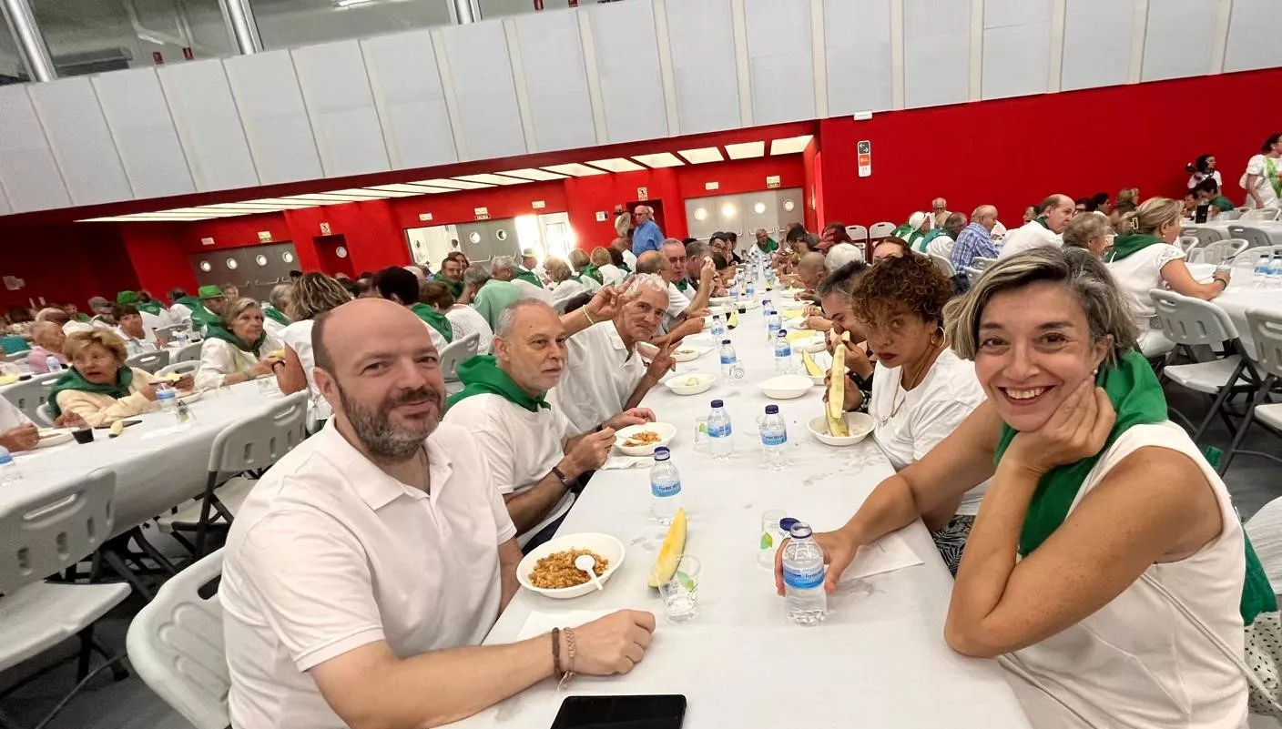 Homenaje a los mayores en las fiestas de San Lorenzo. Foto Mercedes Manterola