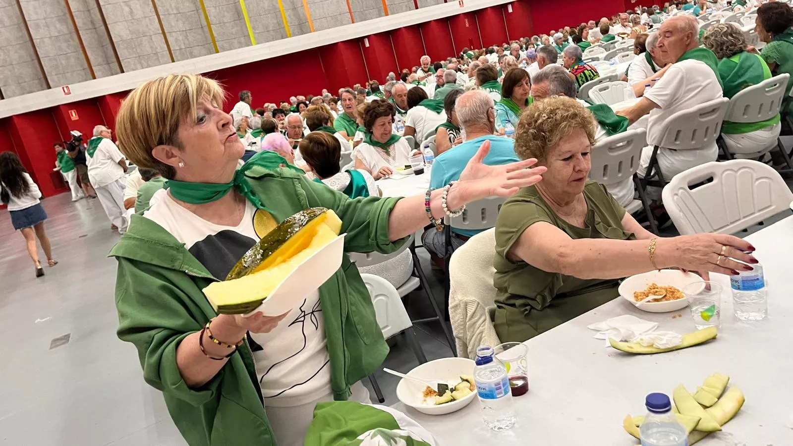Homenaje a los mayores en las fiestas de San Lorenzo. Foto Mercedes Manterola