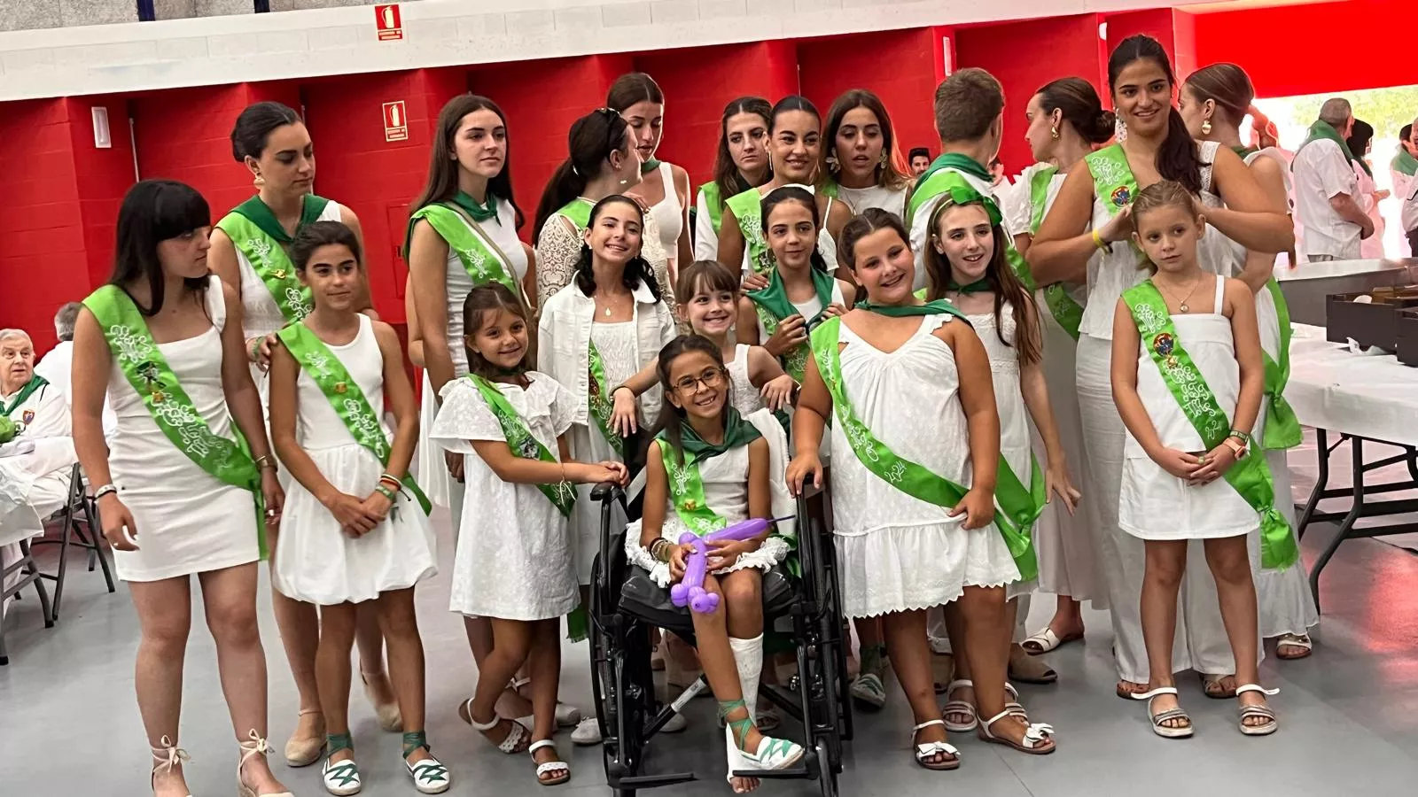 Homenaje a los mayores en las fiestas de San Lorenzo. Foto Mercedes Manterola