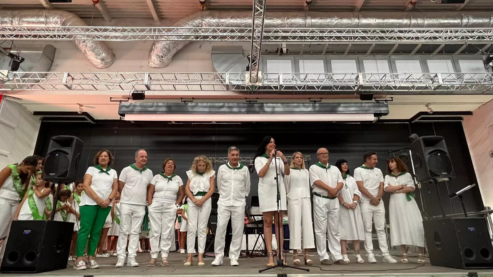 Homenaje a los mayores en las fiestas de San Lorenzo. Foto Mercedes Manterola