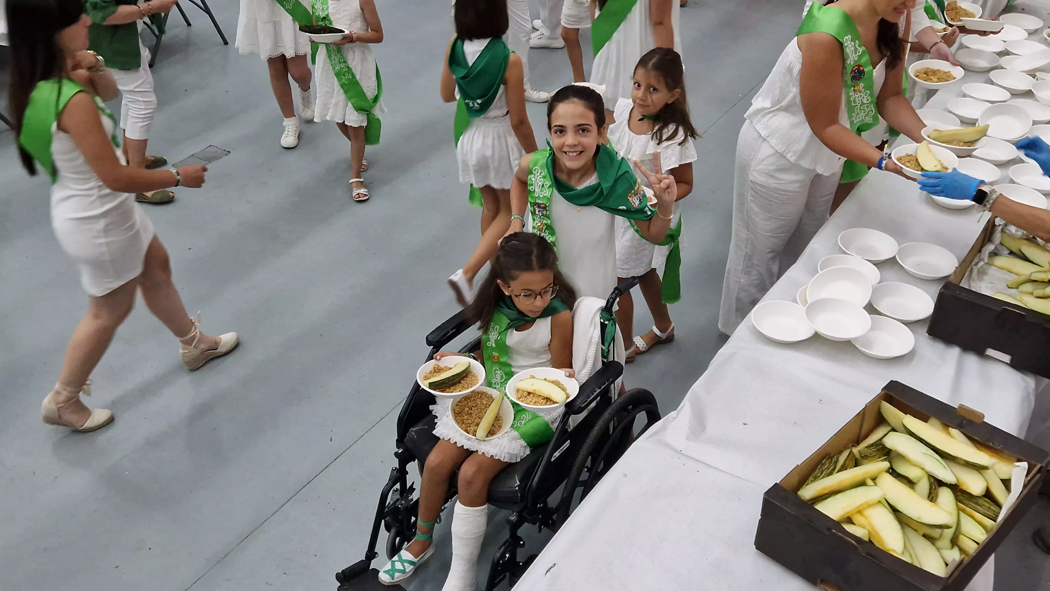 Homenaje a los mayores en las fiestas de San Lorenzo. Foto Myriam Martínez