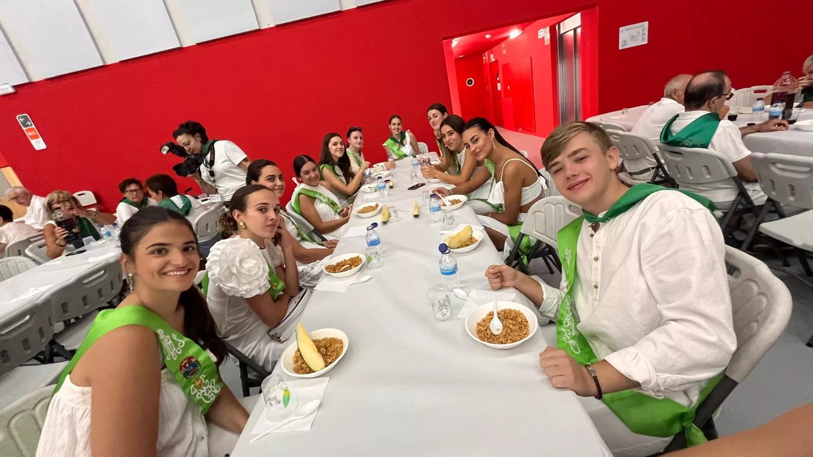 Homenaje a los mayores en las fiestas de San Lorenzo. Foto Mercedes Manterola