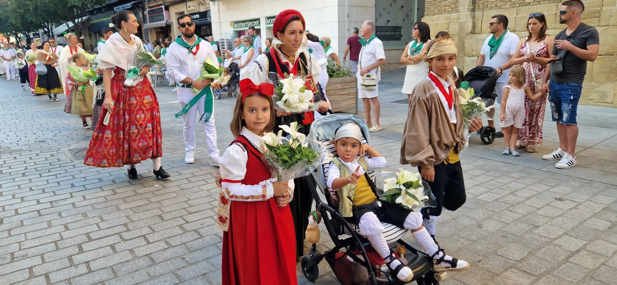 Ofrenda de Flores y Frutos a San Lorenzo. Fotos Myriam Martínez