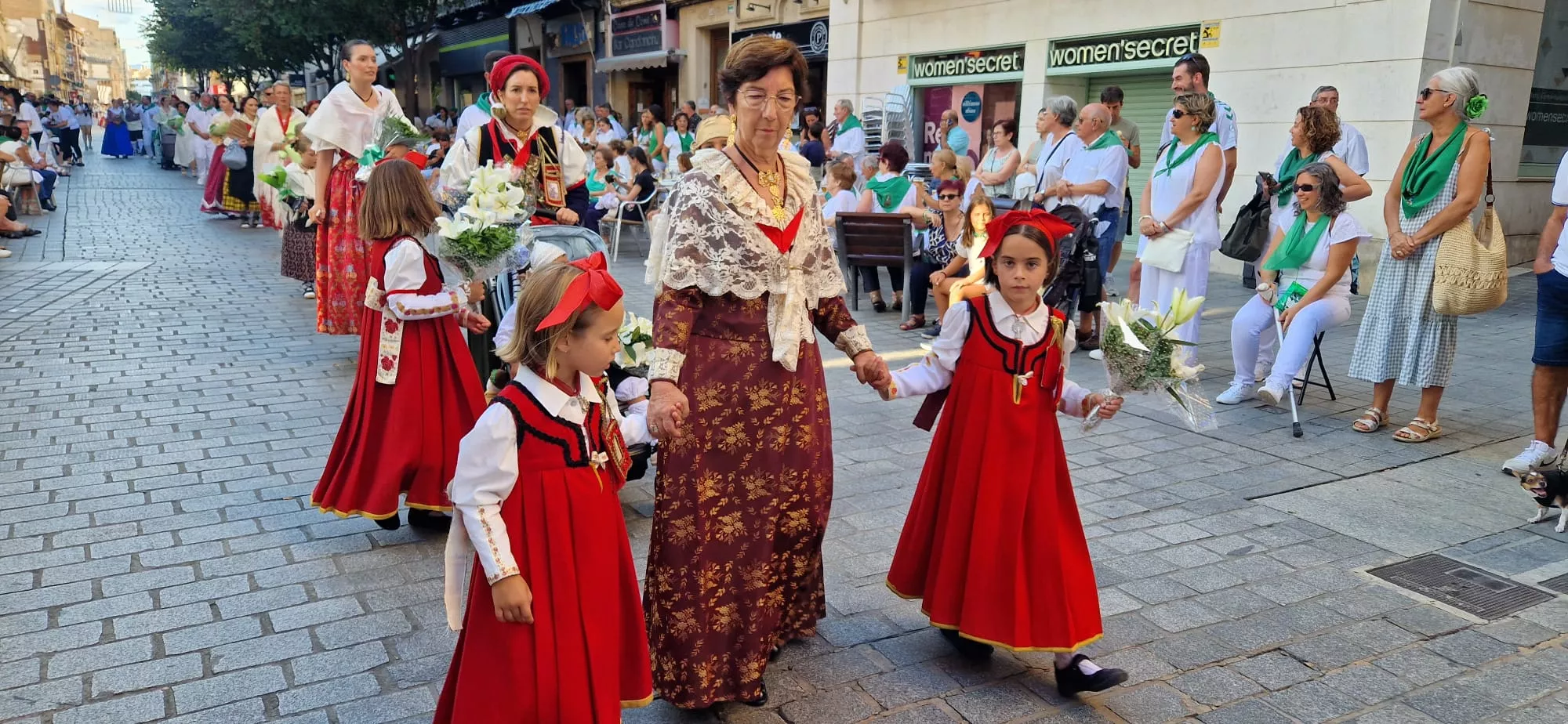 Ofrenda de Flores y Frutos a San Lorenzo. Fotos Myriam Martínez