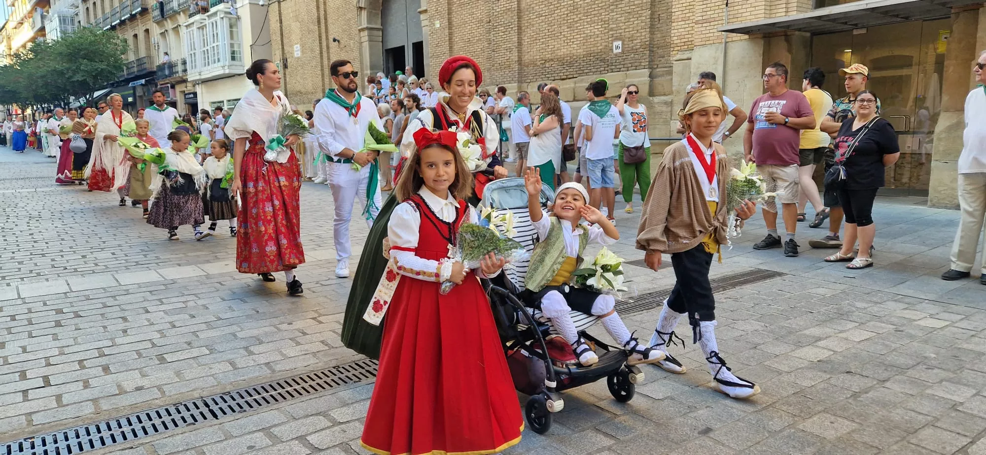 Ofrenda de Flores y Frutos a San Lorenzo. Fotos Myriam Martínez