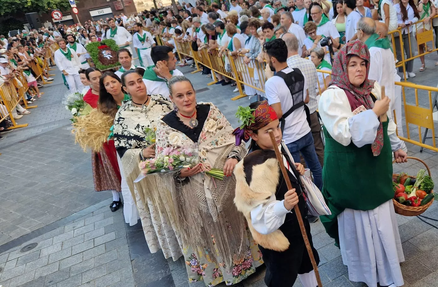 Ofrenda de Flores y Frutos a San Lorenzo. Fotos Myriam Martínez