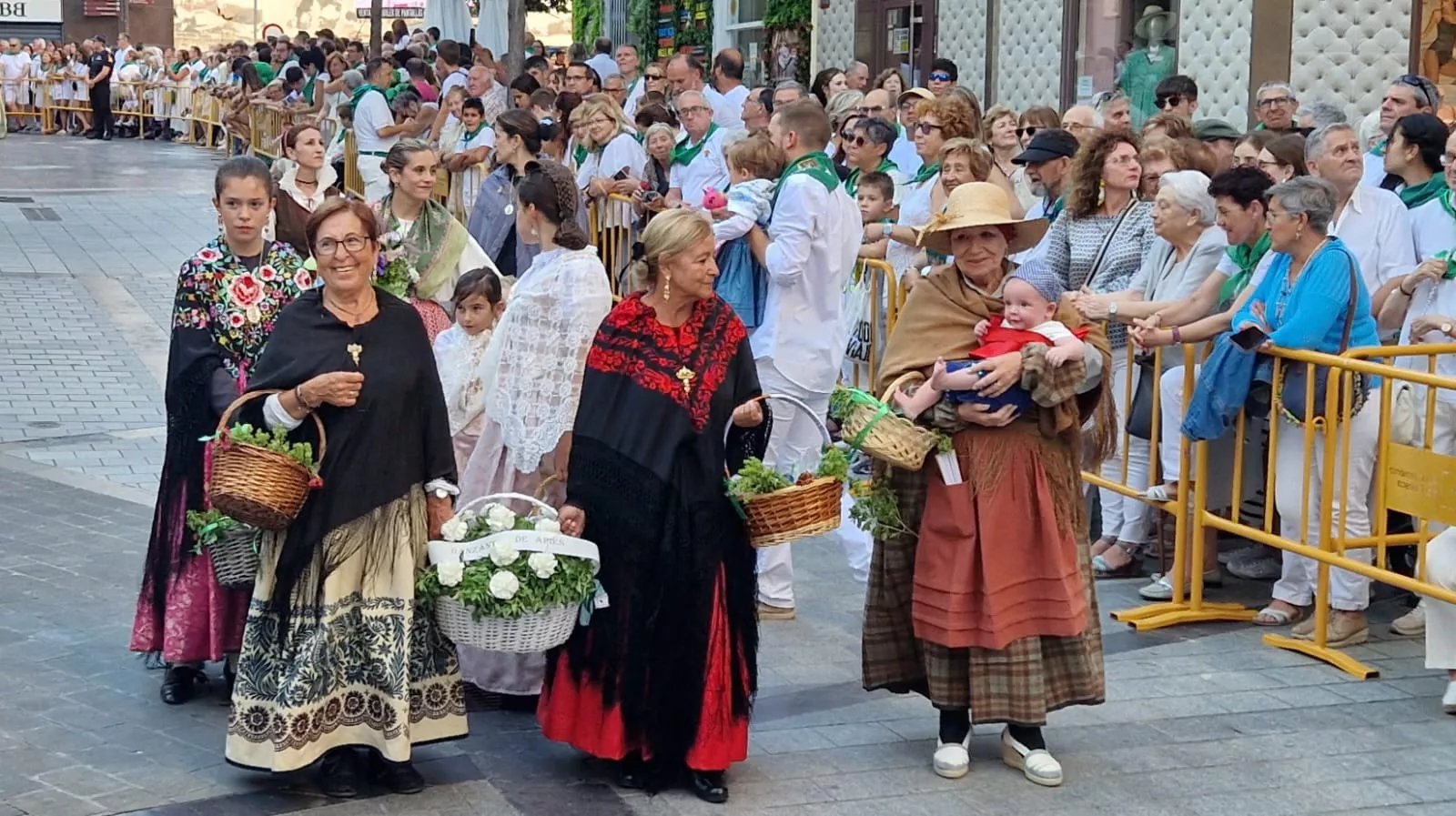 Ofrenda de Flores y Frutos a San Lorenzo. Fotos Myriam Martínez
