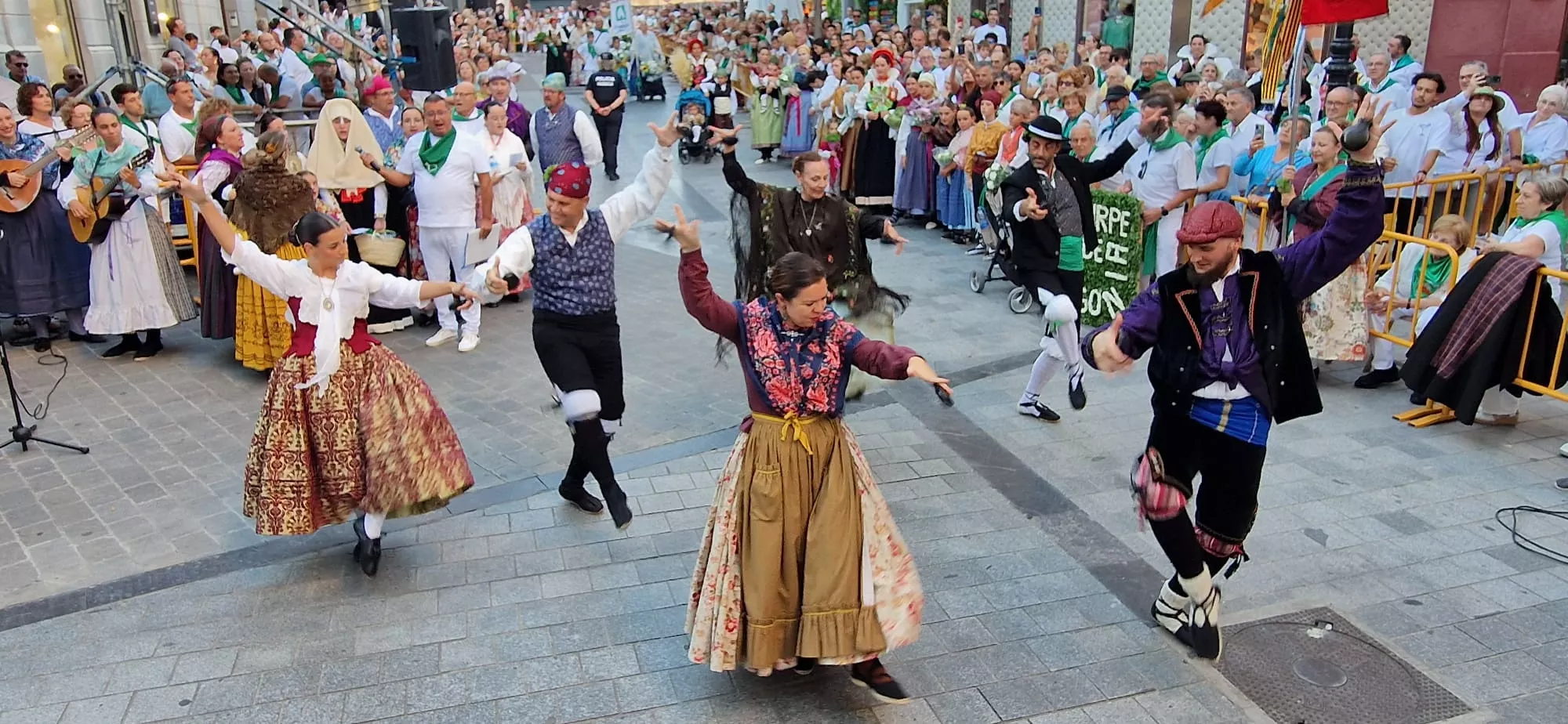 Ofrenda de Flores y Frutos a San Lorenzo. Fotos Myriam Martínez