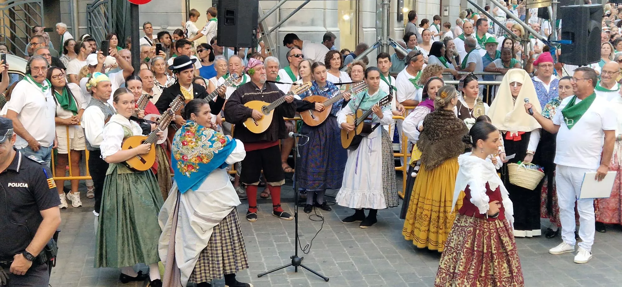 Ofrenda de Flores y Frutos a San Lorenzo. Fotos Myriam Martínez
