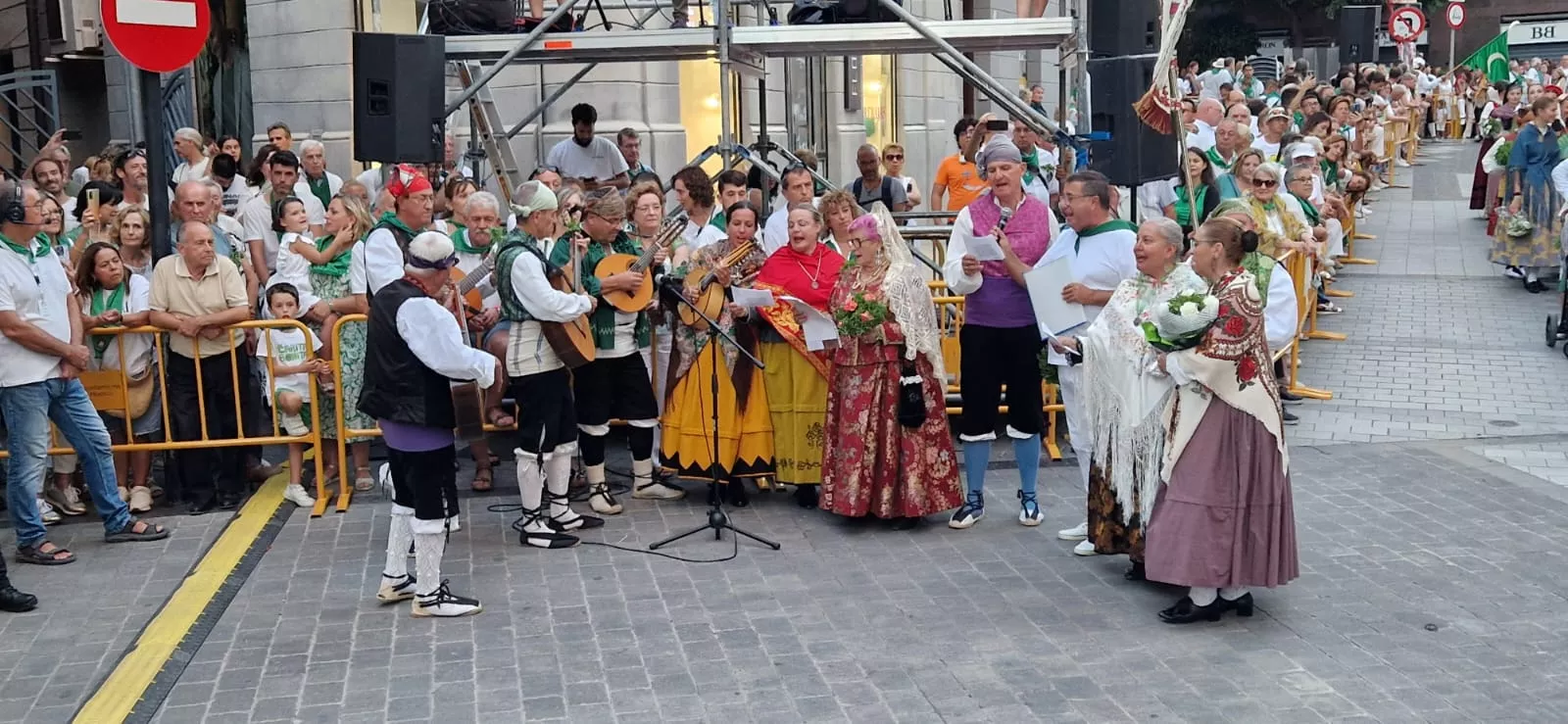 Ofrenda de Flores y Frutos a San Lorenzo. Fotos Myriam Martínez