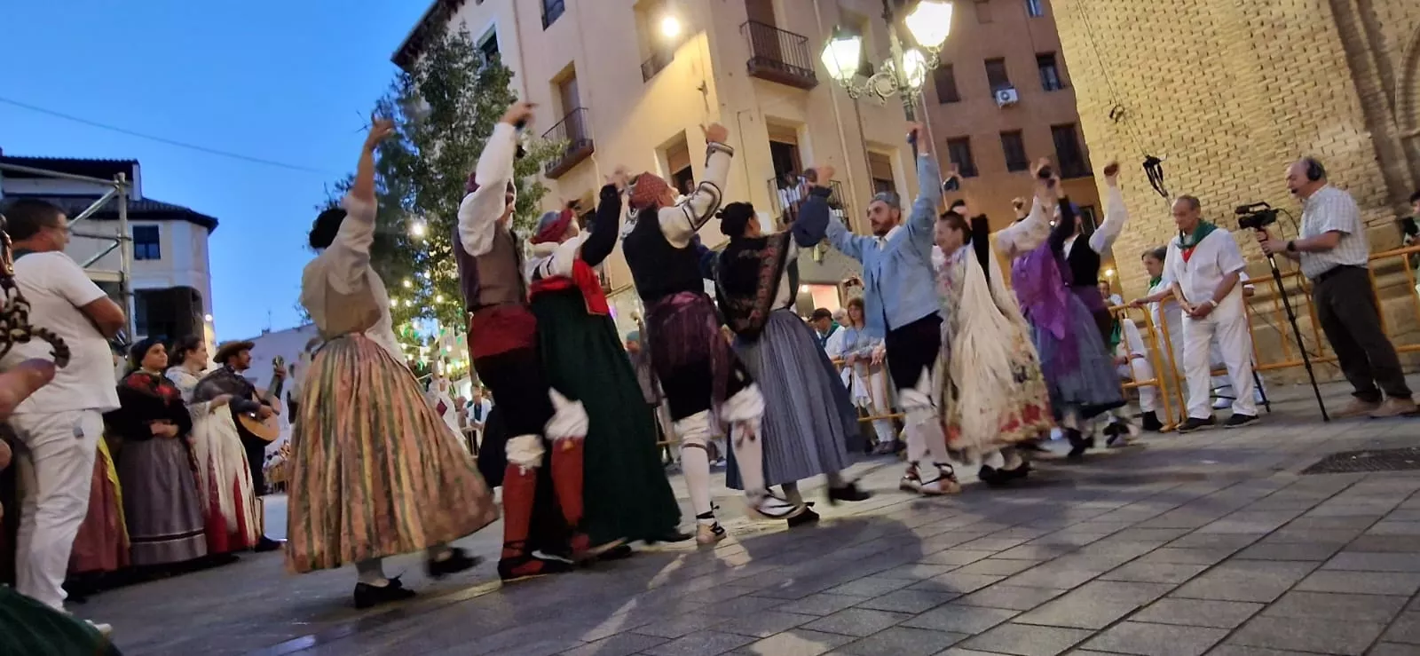 2b3553b2 1743 4067 862d 1af2dc92a583