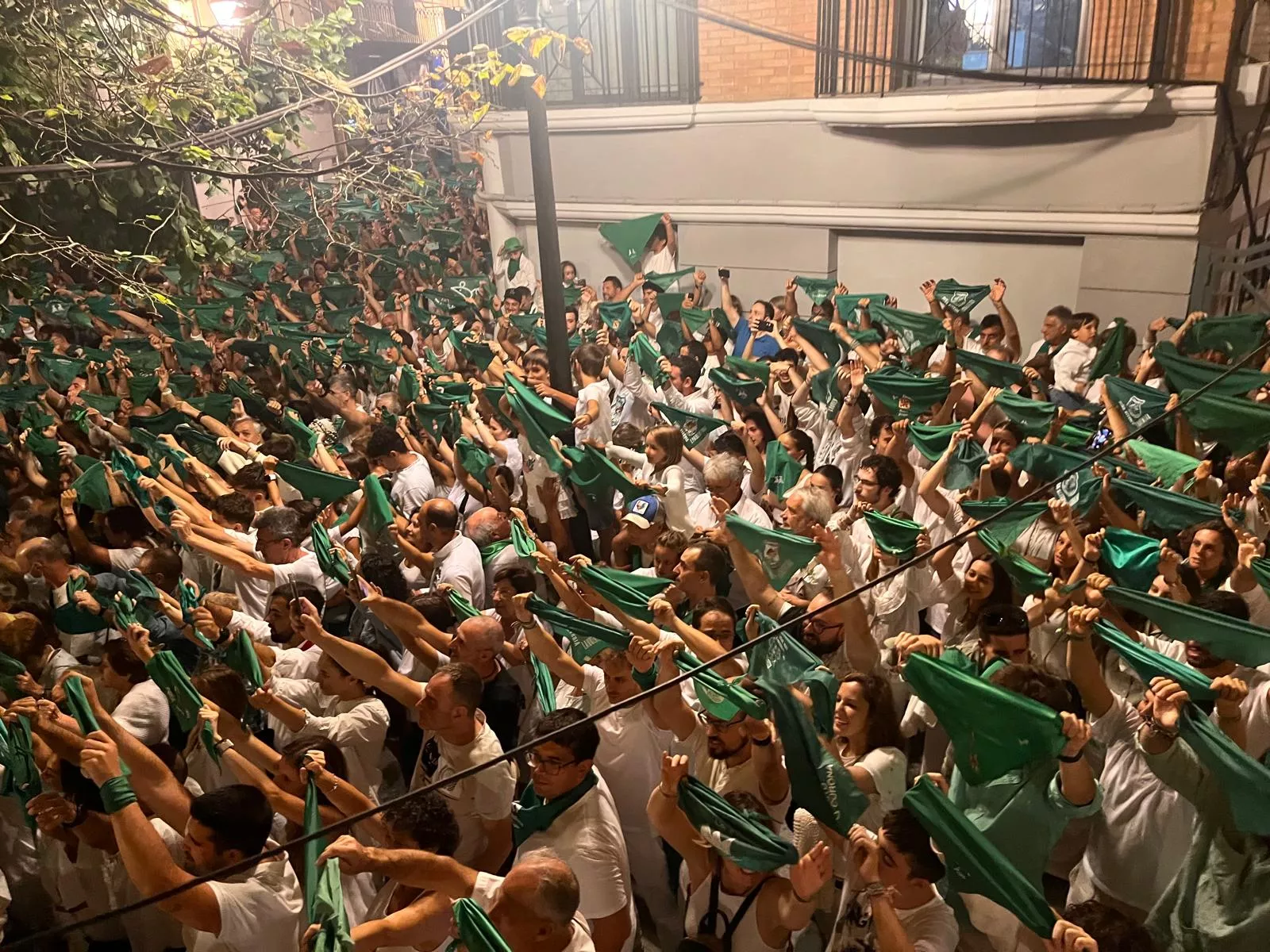 Despedida a San Lorenzo por las peñas