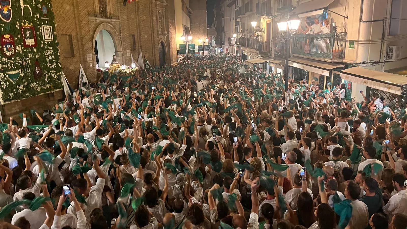 Despedida a San Lorenzo por las peñas