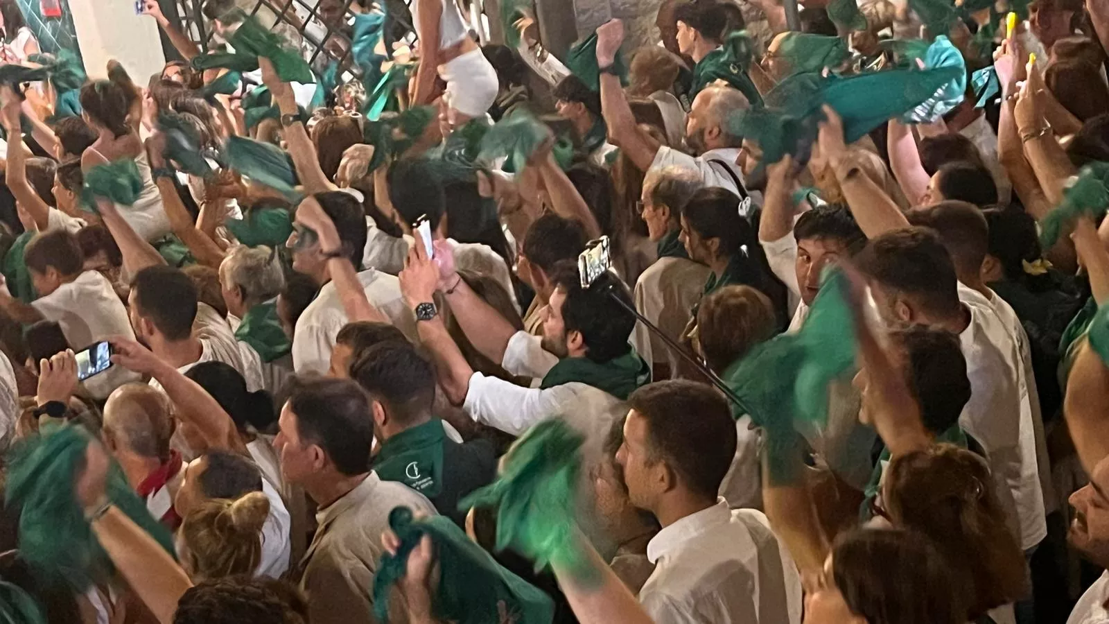 Despedida a San Lorenzo por las peñas