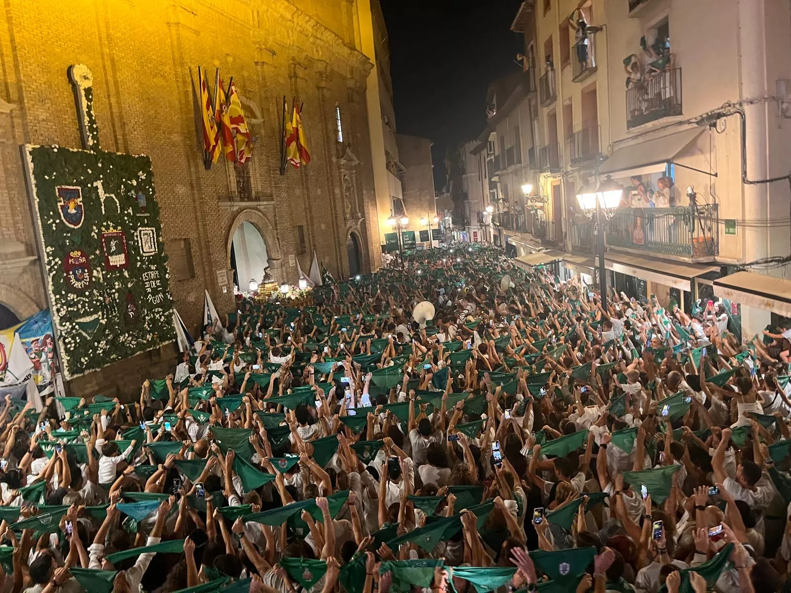 Despedida a San Lorenzo por las peñas