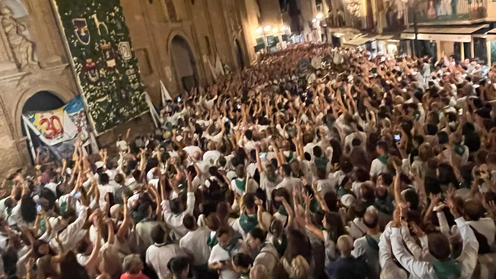 Despedida a San Lorenzo por las peñas