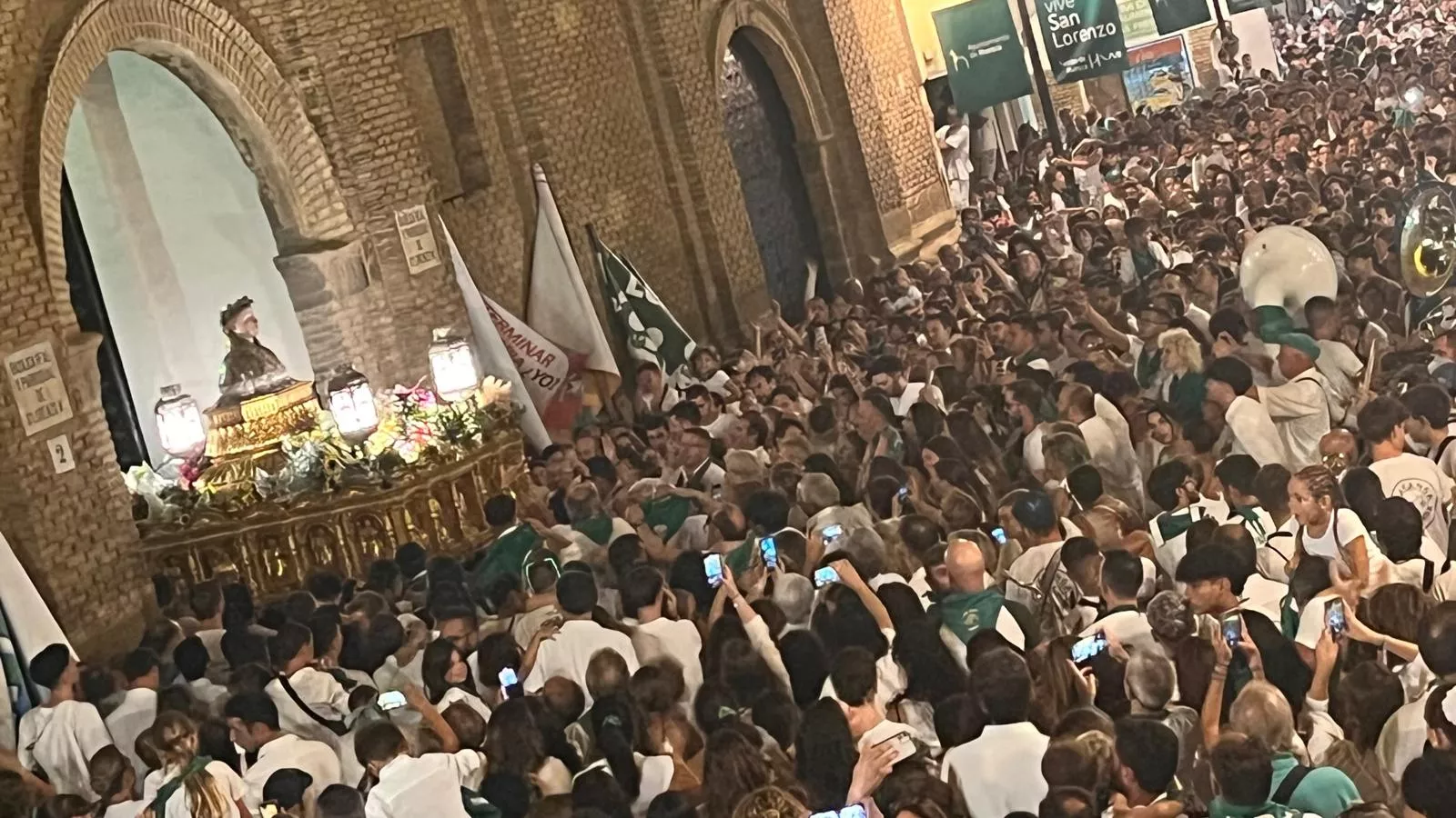 Despedida a San Lorenzo por las peñas