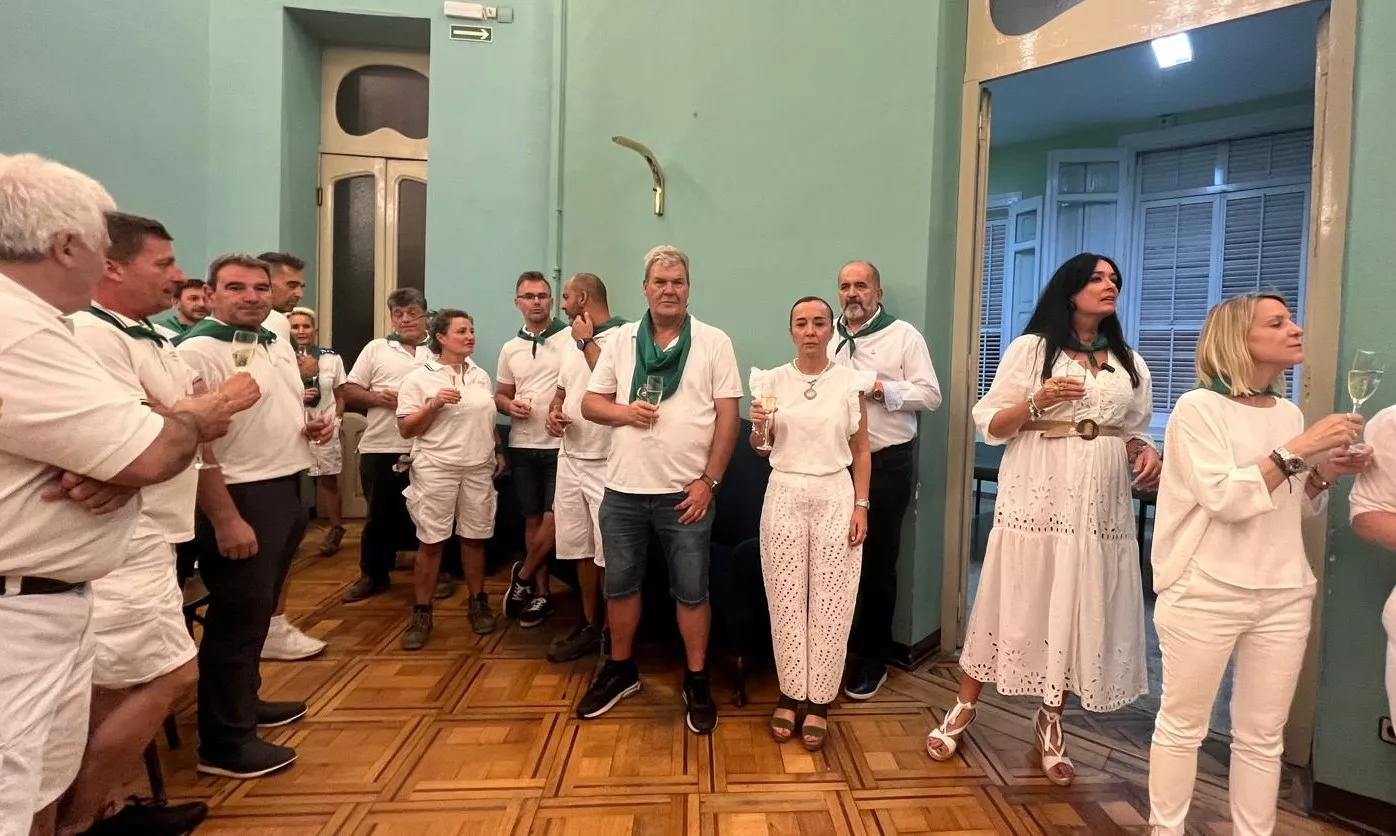 Brindis en el final de las fiestas de San Lorenzo 2024. Foto Mercedes Manterola