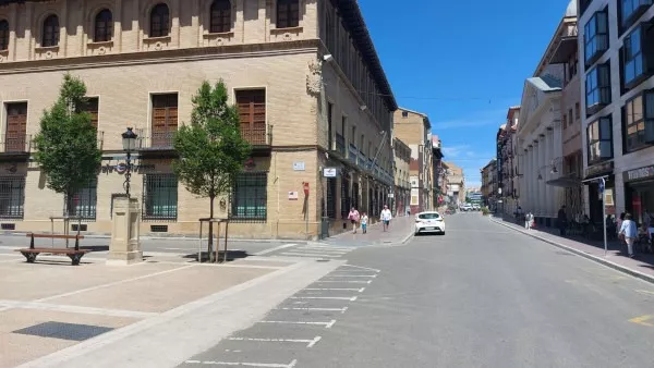 Tramo del Coso Alto pendiente de reurbanización. Tramo del Coso Alto pendiente de reurbanización.