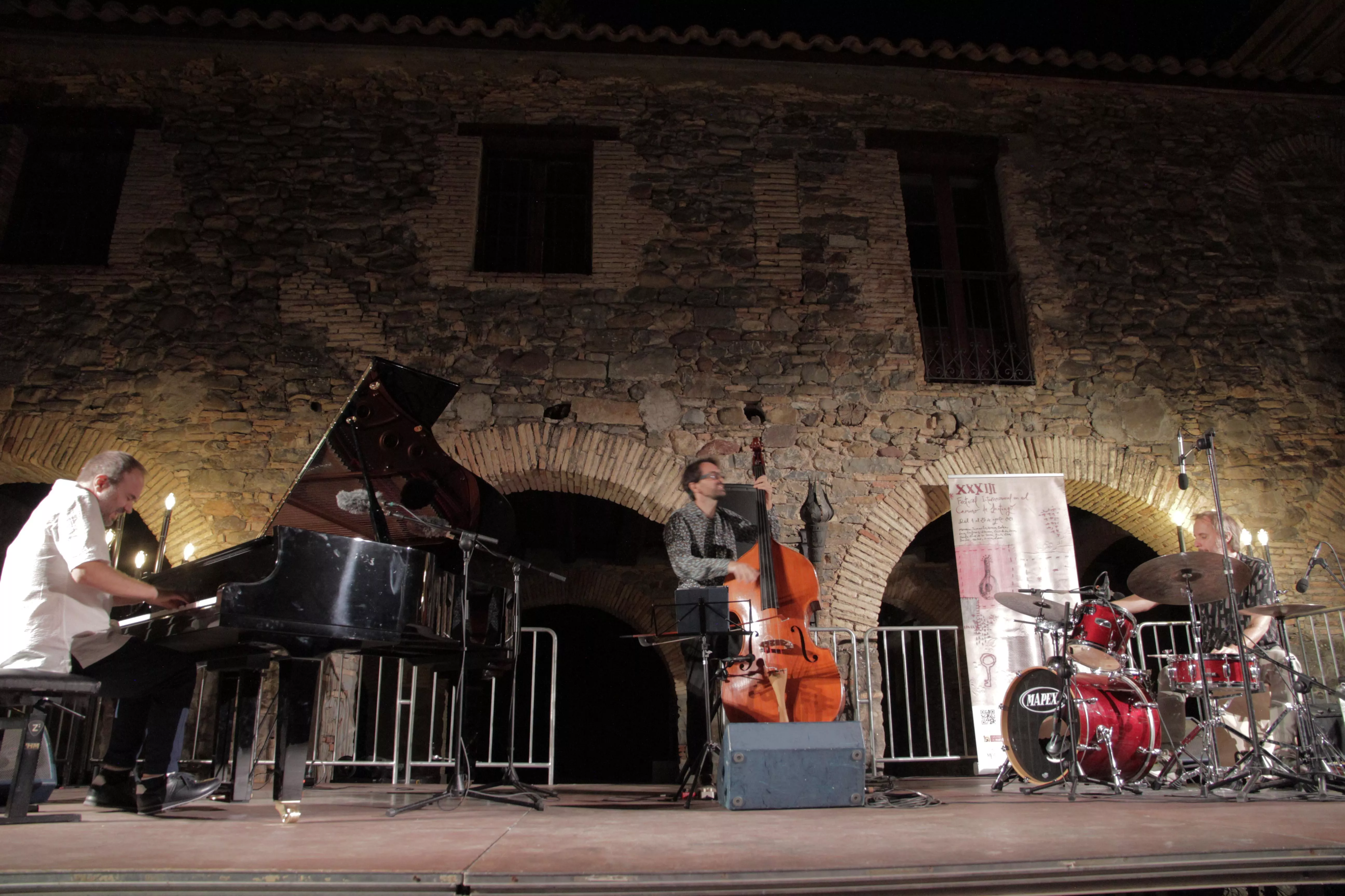 Moisés P. Sánchez Invention Trio en la Ciudadela de Jaca.