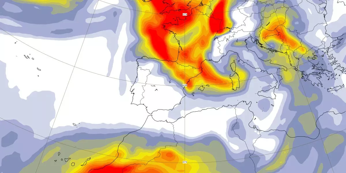 El mapa de aerosoles de Copernicus muestra la entrada de las partículas en España.