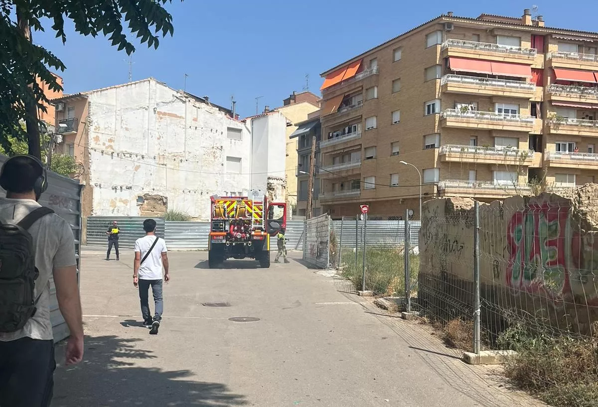Los bomberos de Huesca han actuado para sofocar el incendio. Los bomberos de Huesca han actuado para sofocar el incendio.