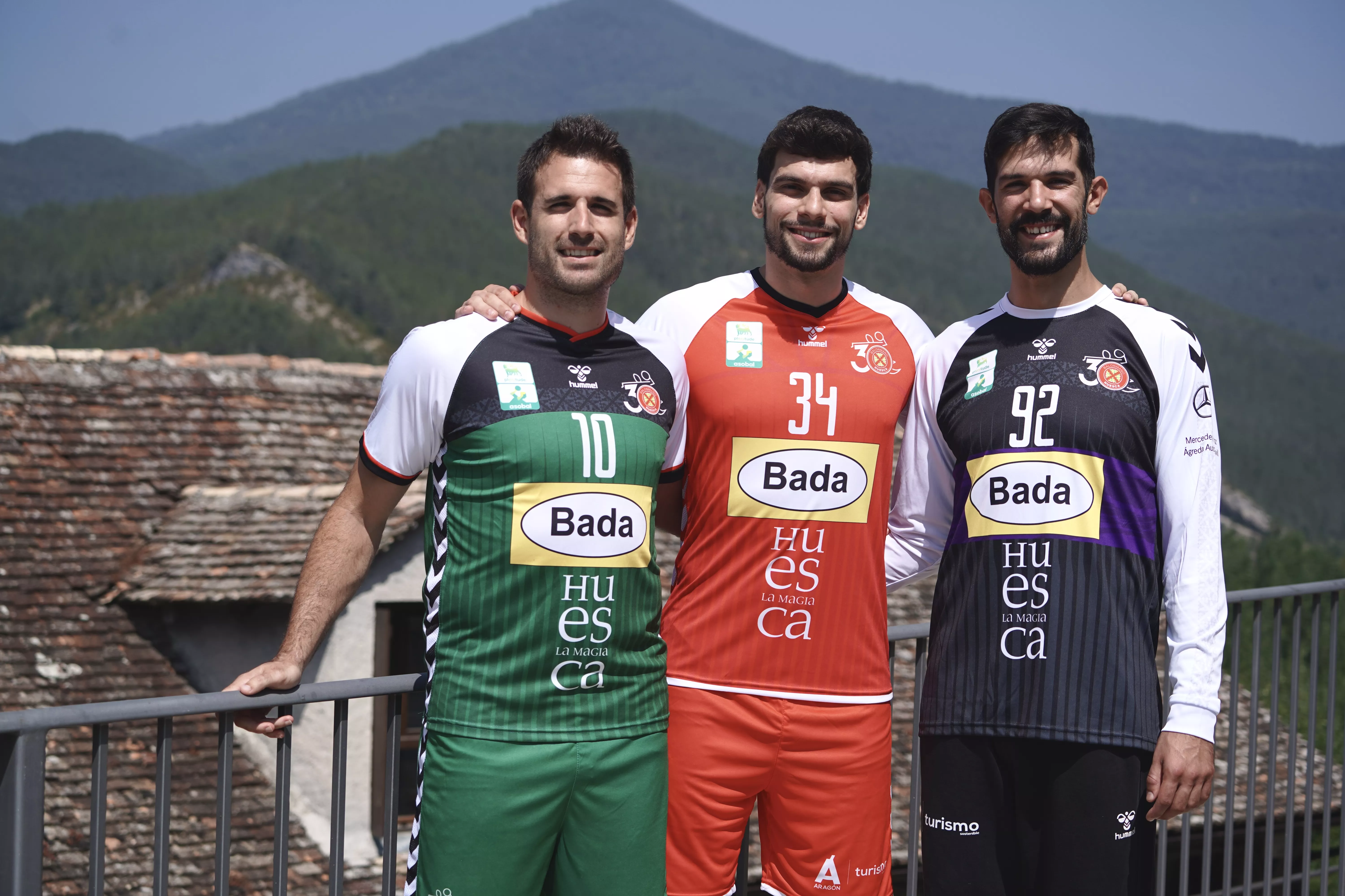 Presentación de las equipaciones de Bada Huesca en Ansó