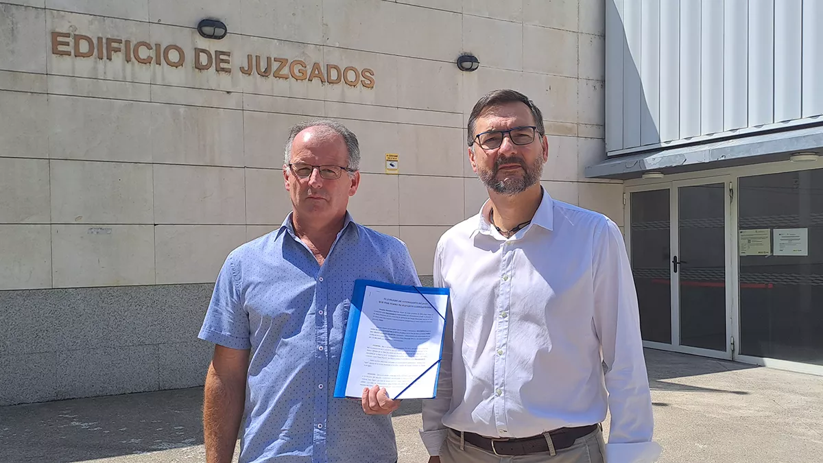 Joaquín Mendiara y Fermín Civiac, portavoz en el Ayuntamiento de Ansó y presidente provincial de VOX.