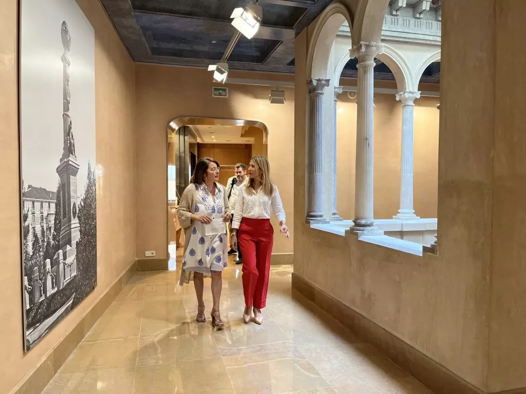 La Justicia de Aragón, Concepción Gimeno, con la vicepresidenta aragonesa Mar Vaquero.