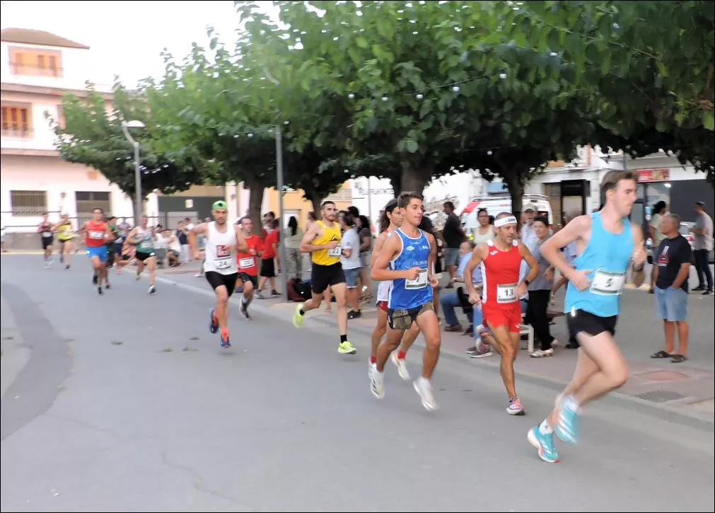 Grupo de cabeza en la primera vuelta