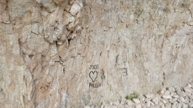 Algunas de las muestras de falta de civismo en Basender Algunas de las muestras de falta de civismo en Basender