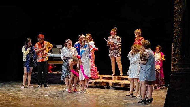 Representación de Kandelikas Representación de Kandelikas